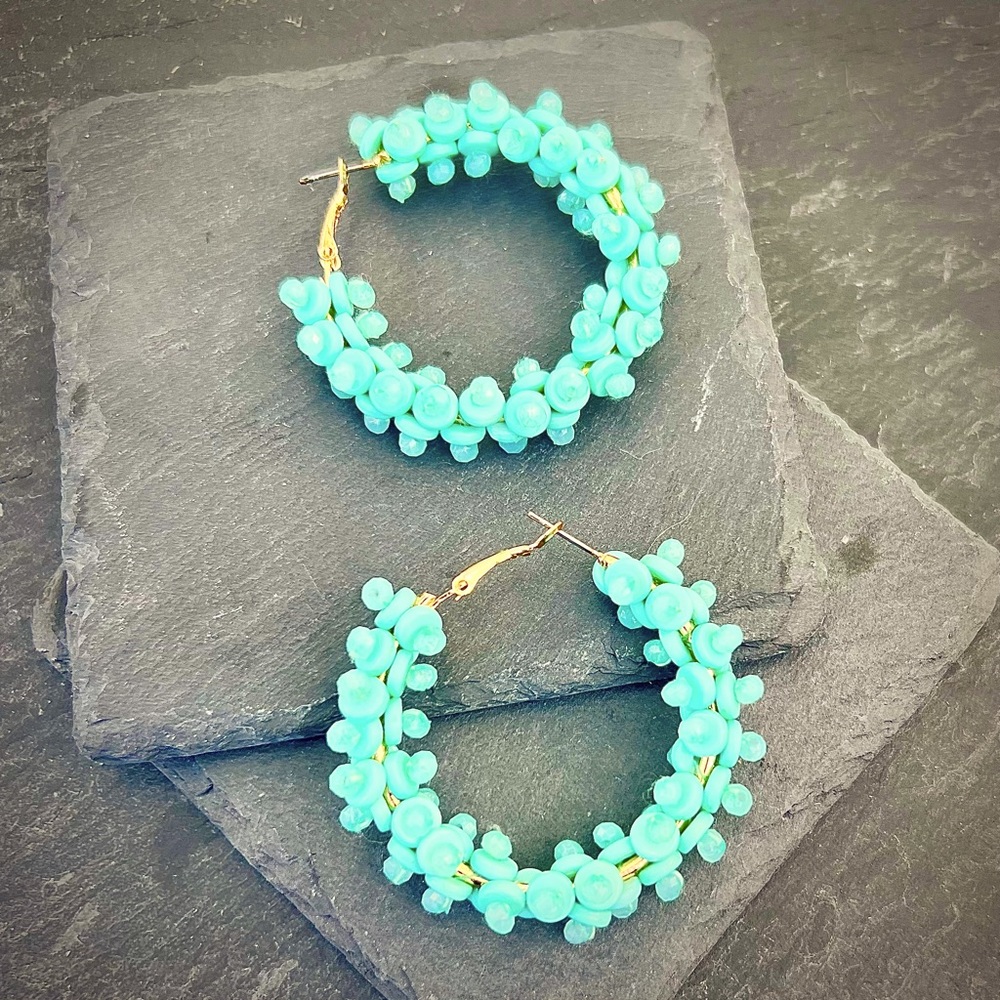 🌈2/$30 New Zara Beaded Hoop Earrings - Picture 2 of 3